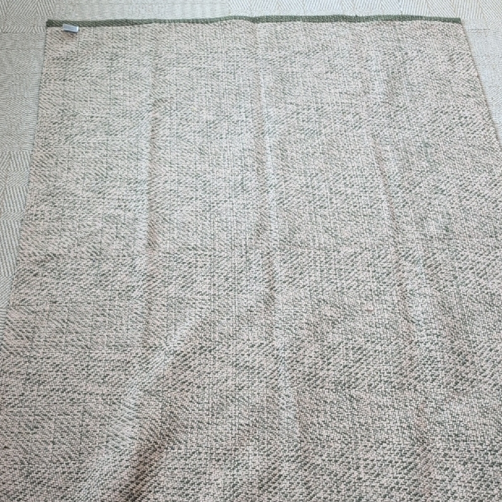 New without Tags Olive Green & Khaki Woven Cotton Throw Accent Rug 4' X 6' - Picture 4 of 5
